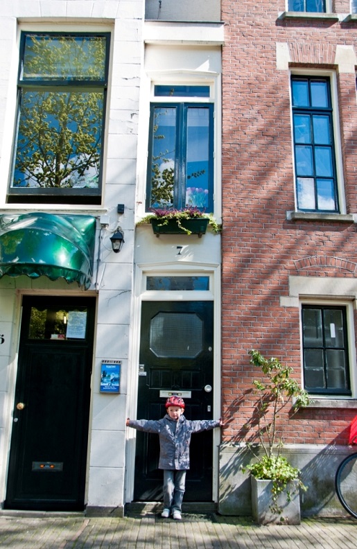 Amsterdam atrakcje - najwęższy dom