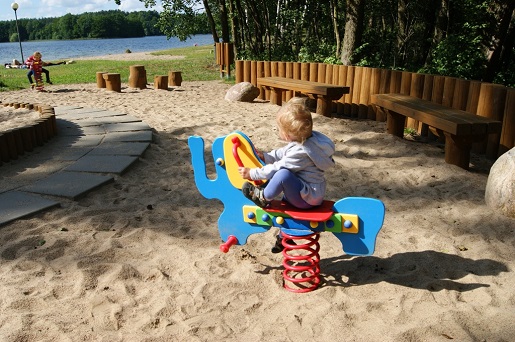Kaszuby Wakacje z dzieckiem - Kąpielisko na jeziorem Jeleń 
