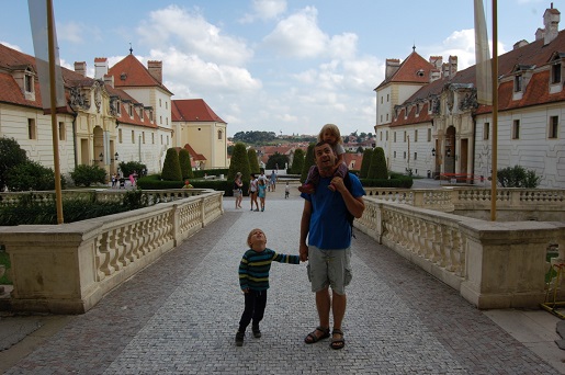 Zamek Valtice w Czechach-wakacje z dziećmi