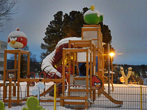 angry birds plac zabaw dla dzieci Rovaniemi zimą mm
