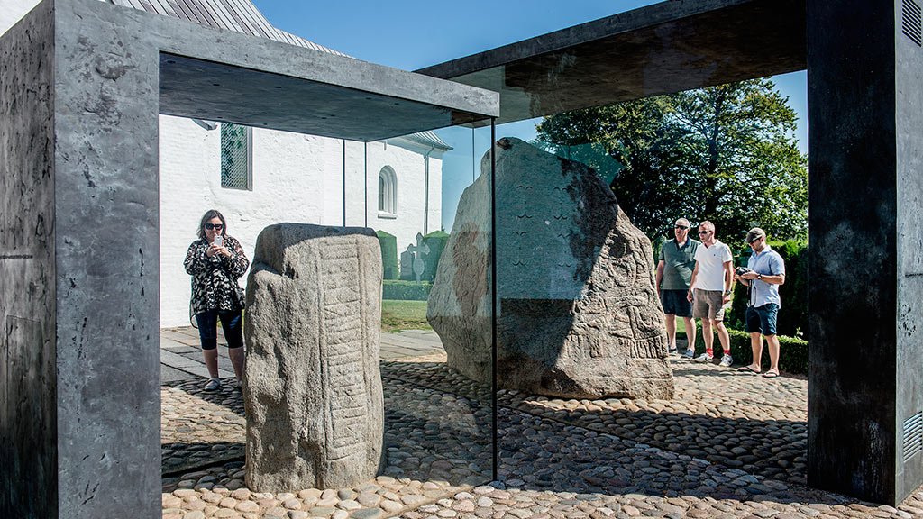 kamienie runiczne jelling unesco atrakcje co zobaczyć dania z dzieckiem