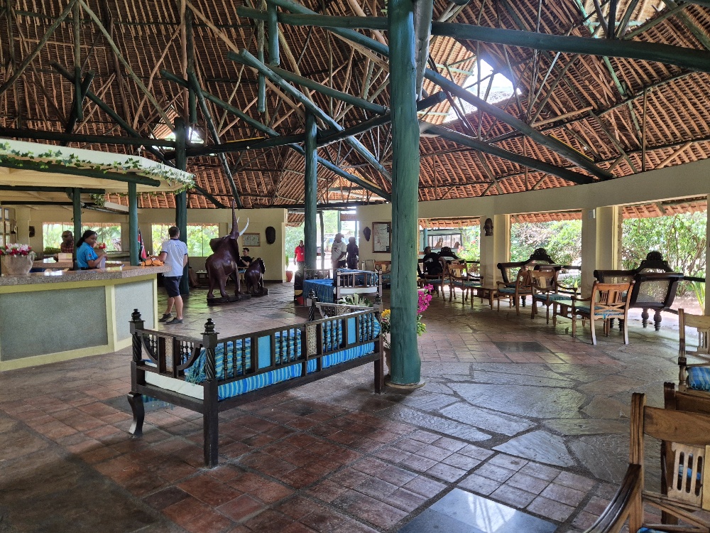 Voi Wildlife Lodge opinie Kenia Safari jedzenie nocleg