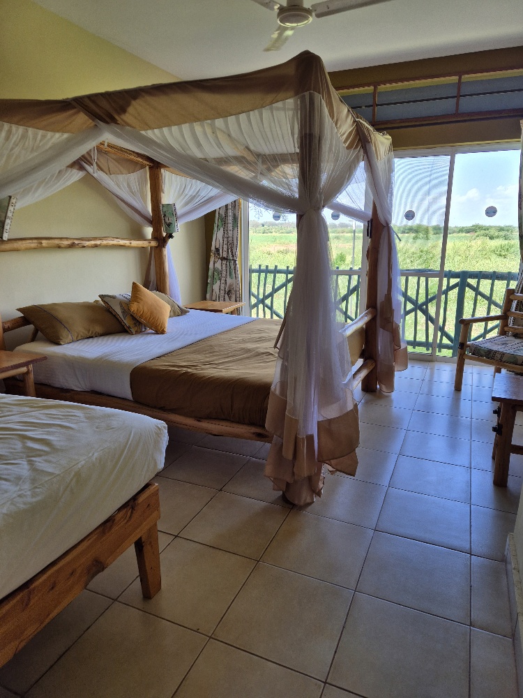 nocleg na safari z dziećmi opinie Voi Wildlife Lodge