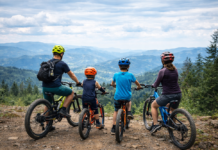 Bielsko, Szczyrk, Wisła, Istebna – gdzie jechać z 6-latkiem, a gdzie z nastolatkiem? mtb-rodzina-beskidy-widok-gory gdzie na rower trasy z dzieckiem Bielsko, Szczyrk, Wisła, Istebna