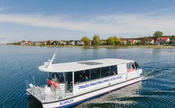 Tramwaj wodny Puck-Chałupy – sprawdź ceny i godziny Tramwaj wodny Puck Chałupy Swarzewo atrakcje rejsy ceny bilety rowery