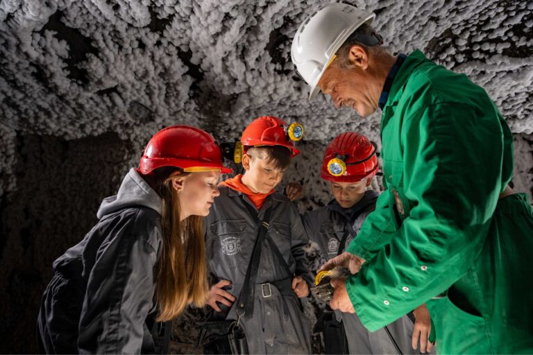 Rodzinna wycieczka wakacyjna do Kopalni Soli „Wieliczka” 2026 Rodzinna wycieczka wakacyjna do Kopalni Soli „Wieliczka” 2026