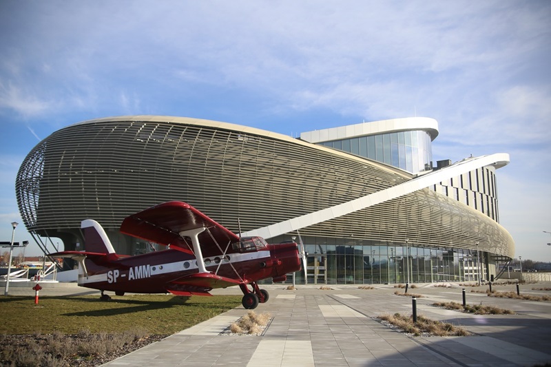 Podkarpackie Centrum Nauki Łukasiewicz – Rzeszów – symulator lotu Centrum Nauki Rzeszów atrakcje dla dzieci opinie symulator samolotu