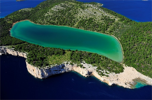 Bułgaria czy Chorwacja – gdzie taniej na wakacje z dziećmi?