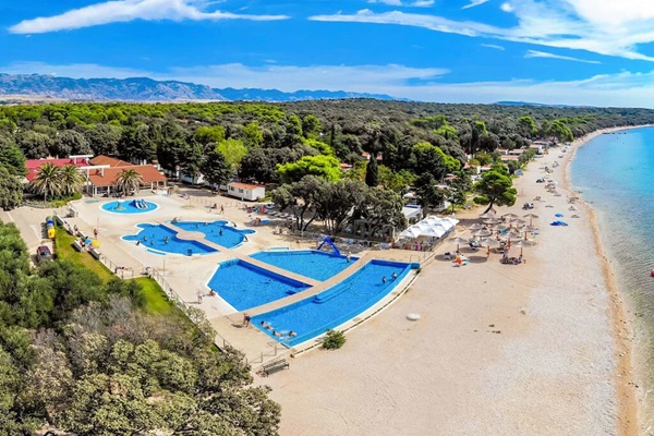 Chorwacja kemping z basenami przy samej plaży z atrakcjami dla dzieci