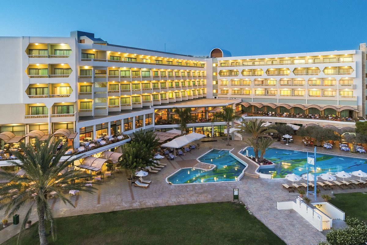 Cypr hotele dla rodzin z dziećmi atrakcje dla dzieci opinie
