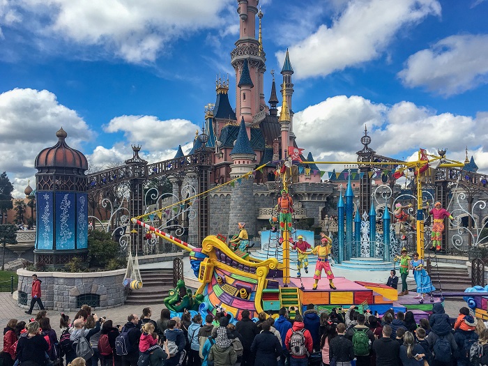 Disneyland Paryż pokazy atrakcje opinie