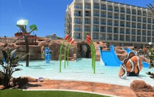 Hiszpania - najlepsze hotele dla rodzin z basenami i aquaparkiem