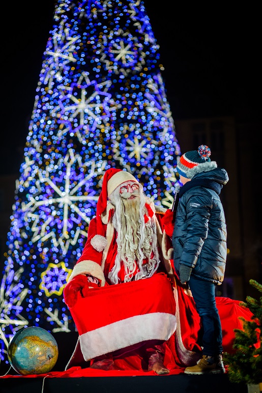 Jarmark we Wrocławiu Bożonarodzeniowy atrakcje dla dzieci Mikołaj