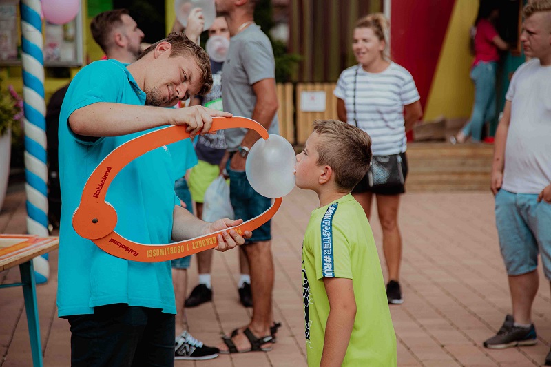 Mistrzostwa Polski w Dmuchaniu Balona z Gumy do Żucia Mistrzostwa Polski w Dmuchaniu Balona