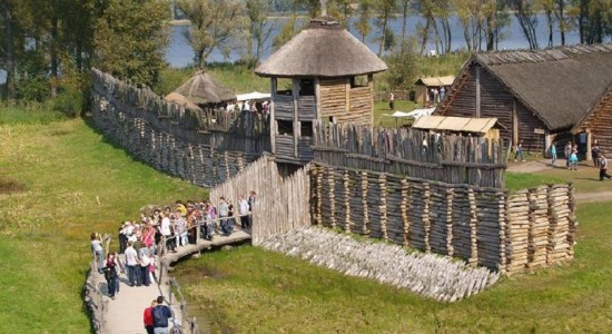 rodzinne atrakcje Biskupin