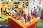 gdzie z dzieckiem Warszawa sale zabaw centrum nauki zabawa SmartKids_Tuptaj