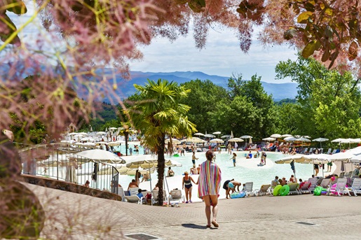 gdzie z dziećmi na kemping w Europie Chorwacja Włochy Hiszpania Francja Słowenia najlepsze campingi z basenami dla dzieci atrakcje opinie