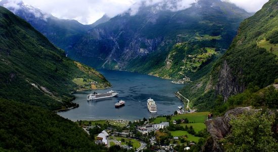 geiranger fiord podróż z dzieckiem skandynawia atrakcje