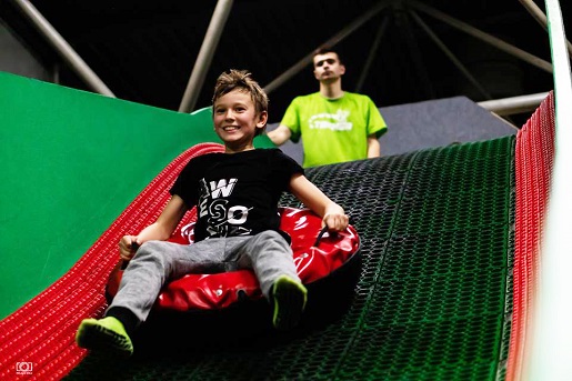 rodzinne atrakcje dla dzieci Kraków park trampolin aktywnie z dzieckiem Kraków opinie
