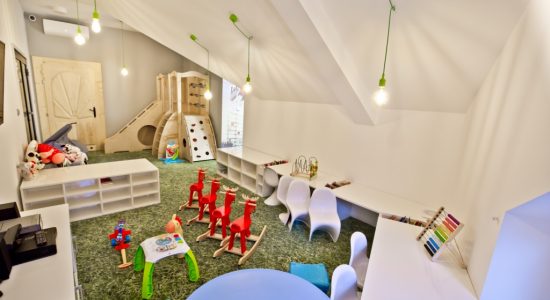 hotel przyjazny rodzinie podkarpackie z basenem dla dzieci