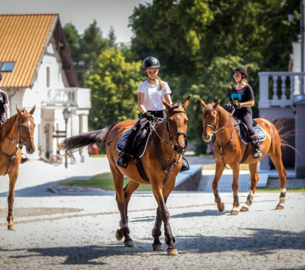 jazdy konne dla dzieci Mazury hotel - wczasy w siodle nauka jeździectwa dla dzieci