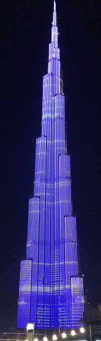 najwyższy budynek na świecie nocą Dubaj Burdż Kalifa