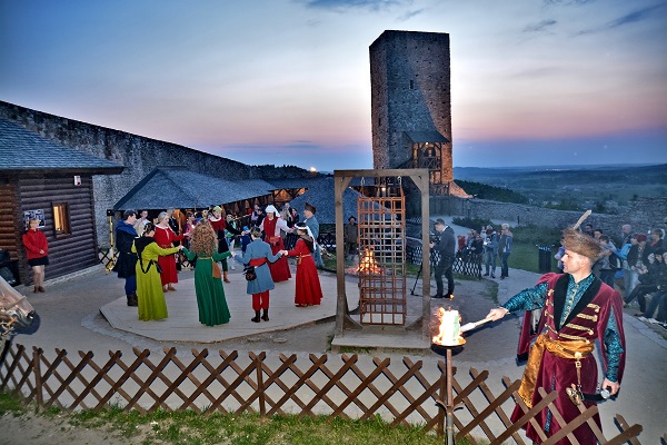 Zamek Chęciny rodzinne atrakcje