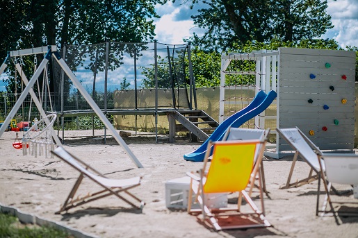 plac zabaw domki na wodzie z dzieckiem Mielno opinie atrakcje