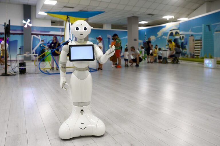 Roboty czekają na Ciebie! Roboty czekają na Ciebie!