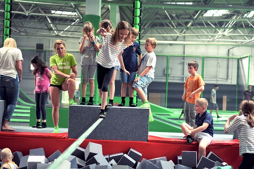 rodzinne atrakcje dla dzieci kraków gojump park trampolin ceny opinie