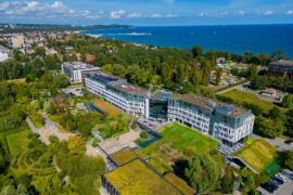 sopot hotel dla rodzin z dziećmi z basenem blisko plaży