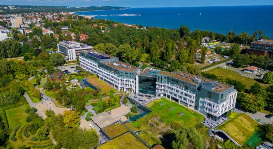 sopot hotel dla rodzin z dziećmi z basenem blisko plaży