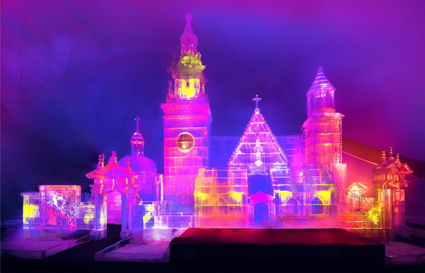 Tatrzańska Świątynia Lodowa 2024/2025 >>ZOBACZ tatrzańska świątynia lodowa Tatry Wysokie Wawel z lodu