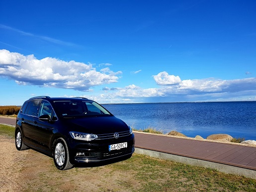 VW Touran – test spalania, multimedia i cena volkswagen touran 2018 spalanie opinie nawigacja kamera cofania test