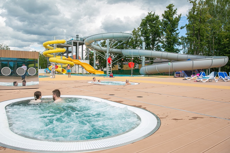 wodne ogrody aquapark park wodny Wejherowo baseny zewnętrzne atrakcje dla dzieci opinie