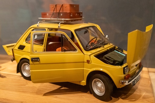 Smar, benzyna i kanapki: „Anatomia Malucha. Przejazdem przez motoryzację PRL” wystawa maluchów modele fiat 126 p atrakcje (1)